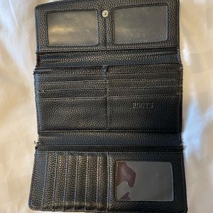 Roots black wallet